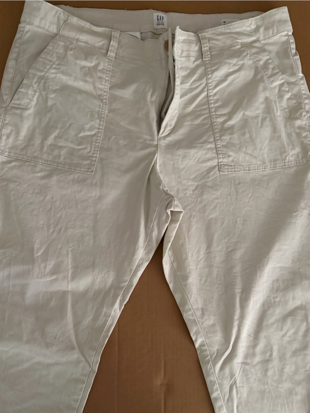 GAP Women’s Cream Casual Chino Pants